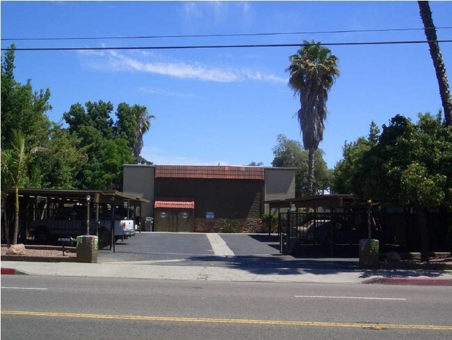 361 E Washington Ave Escondido, CA 92025 photo 4