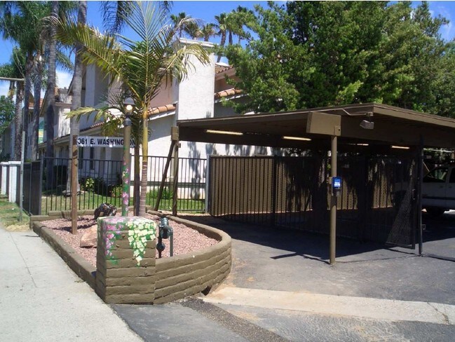 361 E Washington Ave Escondido, CA 92025 photo 5
