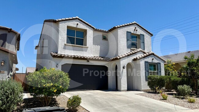 5933 South 25th Lane Phoenix, AZ 85041 photo 2