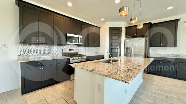 5933 South 25th Lane Phoenix, AZ 85041 photo 3