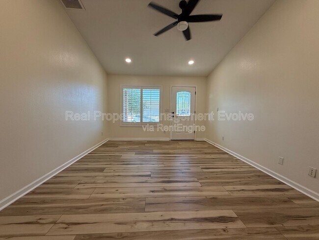 6502 E Grandview Dr Scottsdale, AZ 85254 photo 4