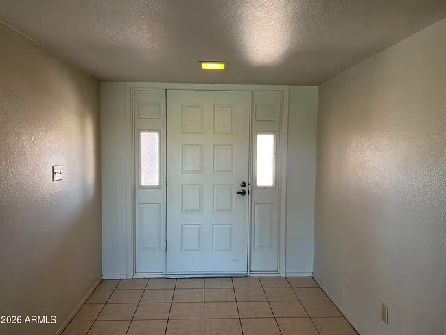 10624 W Griswold Rd Peoria, AZ 85345 photo 4