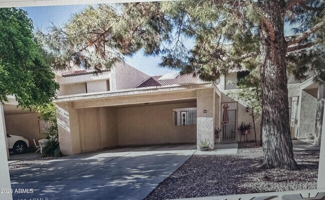 33 E Beck Ln Phoenix, AZ 85022 photo 2