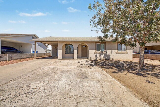 2521 N 49th Ave Phoenix, AZ 85035 photo 2