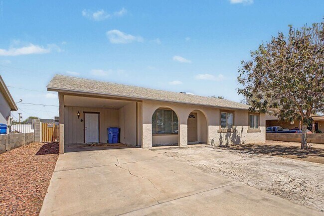 2521 N 49th Ave Phoenix, AZ 85035 photo 3