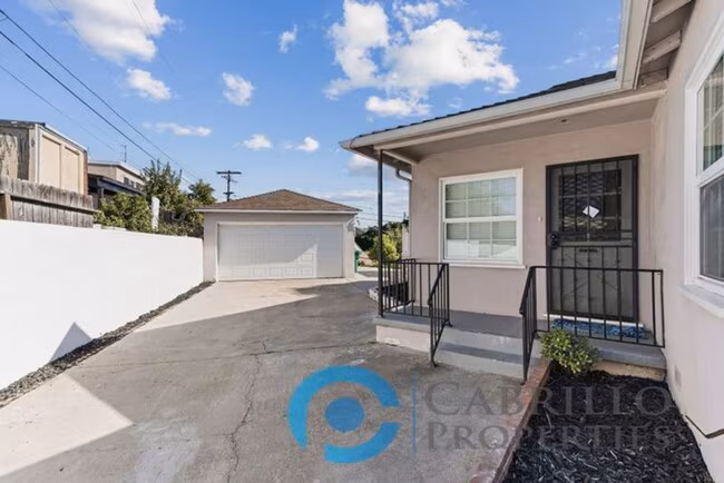 2215 Marigold Pl San Diego, CA 92105 photo 4