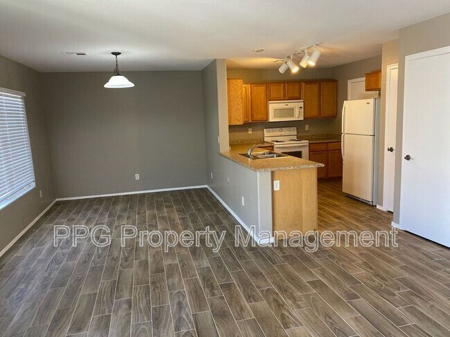 558 S 222nd Ln Buckeye, AZ 85326 photo 4