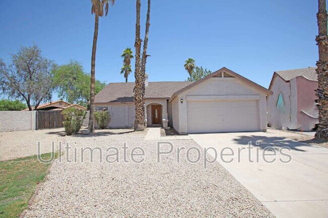 6853 N 78th Ave Glendale, AZ 85303 photo 2
