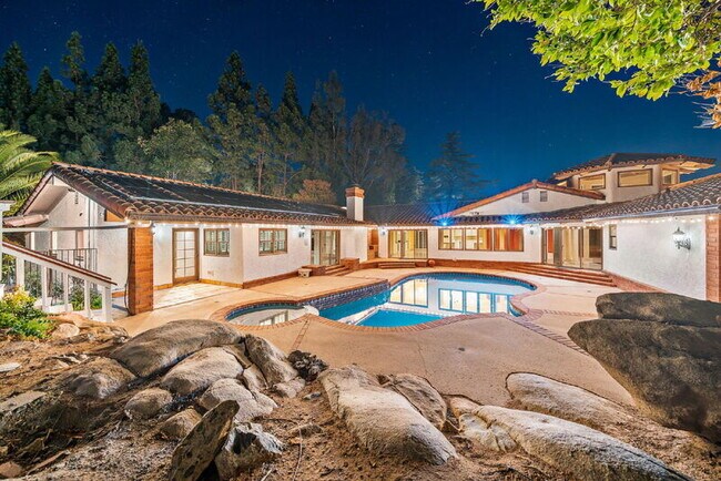 18714 Bernardo Trails Dr