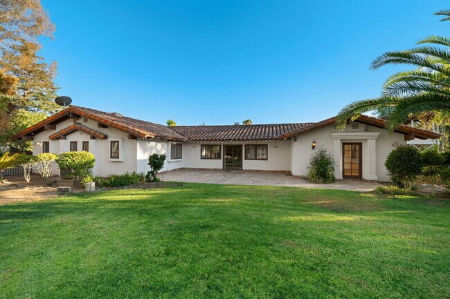 18714 Bernardo Trails Dr photo 4