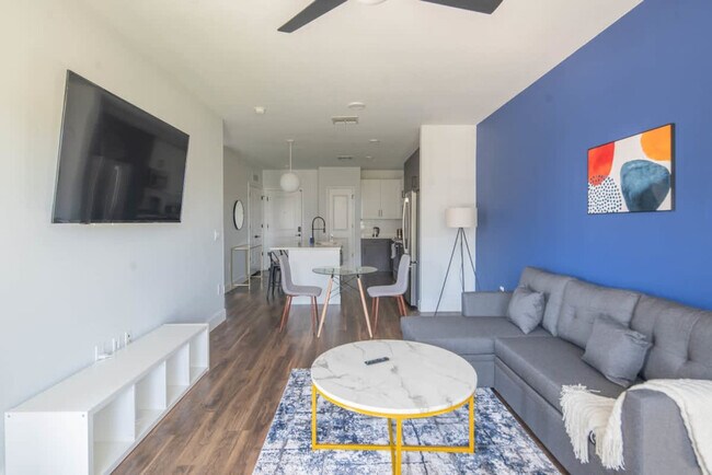 688 W 1st St Tempe, AZ 85281 photo 4