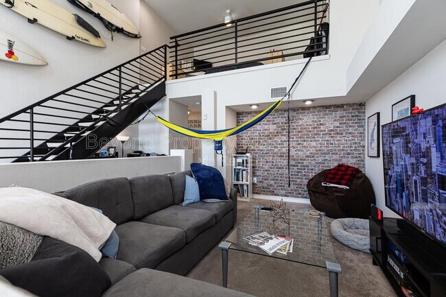 1465 C St San Diego, CA 92101 photo 3