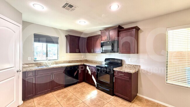 4849 S 5th Ave Phoenix, AZ 85041 photo 4