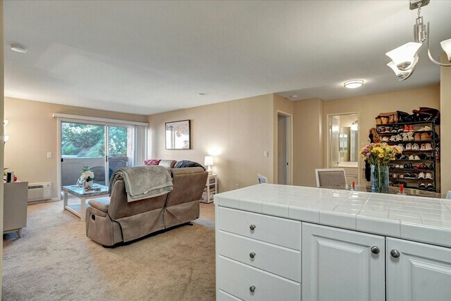 6955 Alvarado Rd San Diego, CA 92120 photo 2