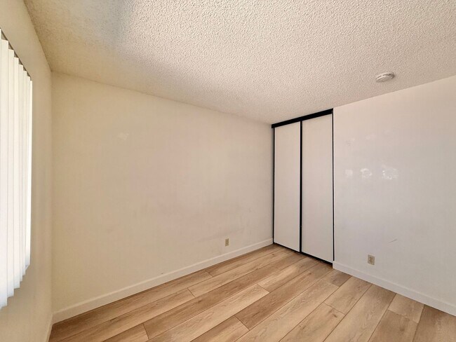 4666 Mission Ave San Diego, CA 92116 photo 4