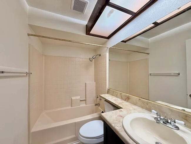 4666 Mission Ave San Diego, CA 92116 photo 5