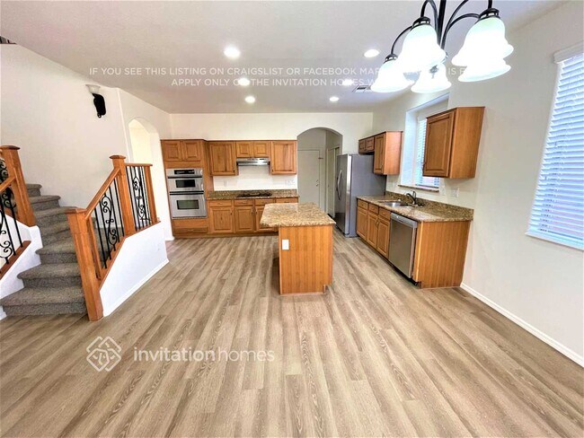 2226 W Dale Ln Phoenix, AZ 85085 photo 4