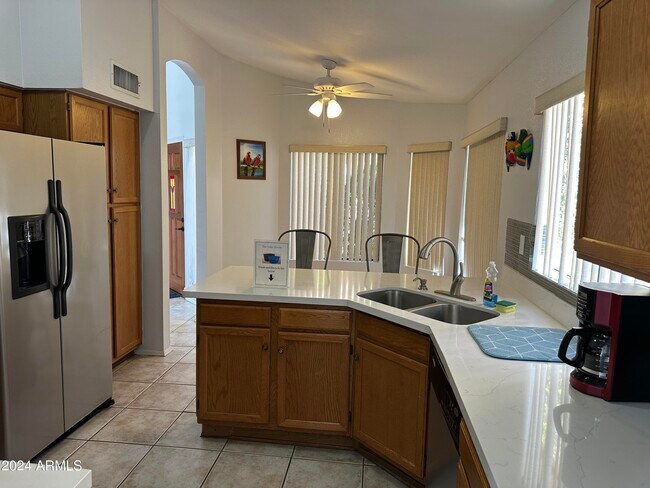 11025 W Poinsettia Dr Avondale, AZ 85392 photo 4