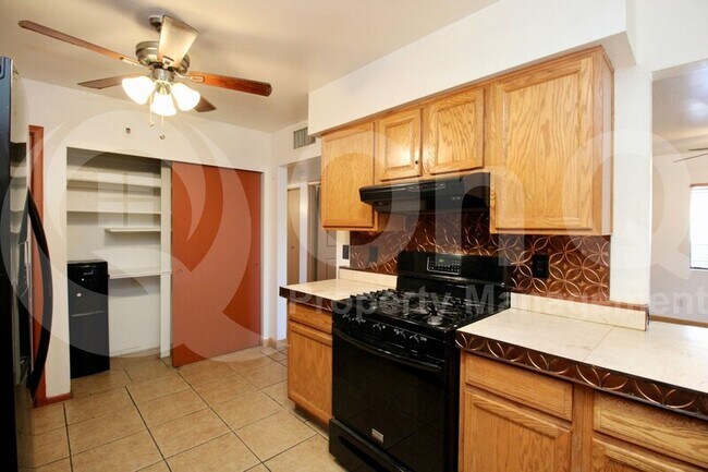 2550 E Corona Ave Phoenix, AZ 85040 photo 5
