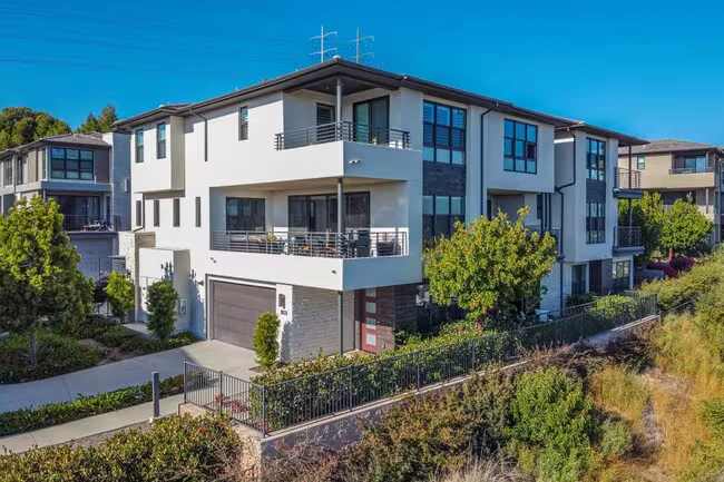 2739 Via Alta Pl San Diego, CA 92108