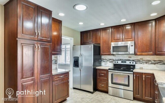 4637 W Northview Ave Glendale, AZ 85301 photo 2