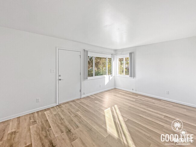 4622 Coconino Way San Diego, CA 92117 photo 2