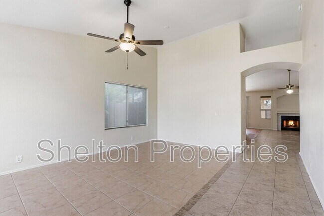 8963 W Ocotillo Rd Glendale, AZ 85305 photo 4
