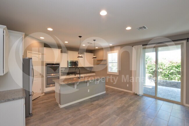 286 N Scott Dr photo 4