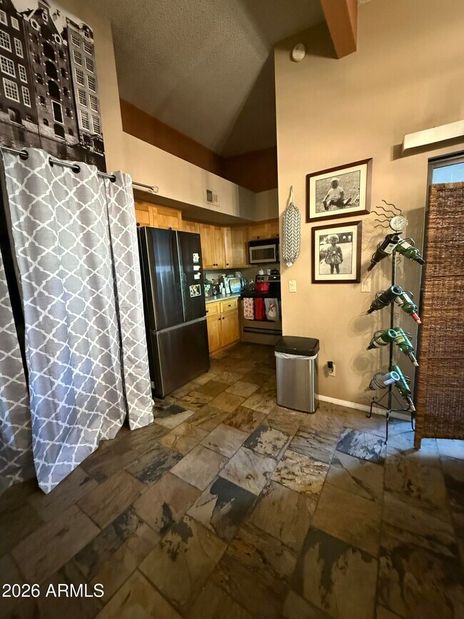 7300 N Dreamy Draw Dr Phoenix, AZ 85020 photo 2