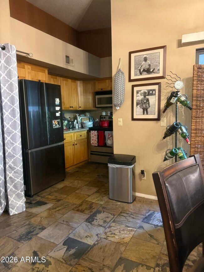 7300 N Dreamy Draw Dr Phoenix, AZ 85020 photo 3