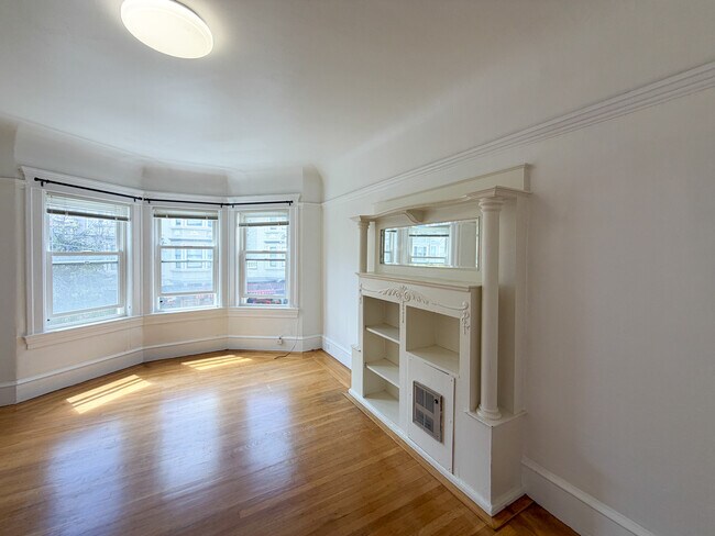 2BR/1BA Apartment on Cole St · San Francisco photo 2