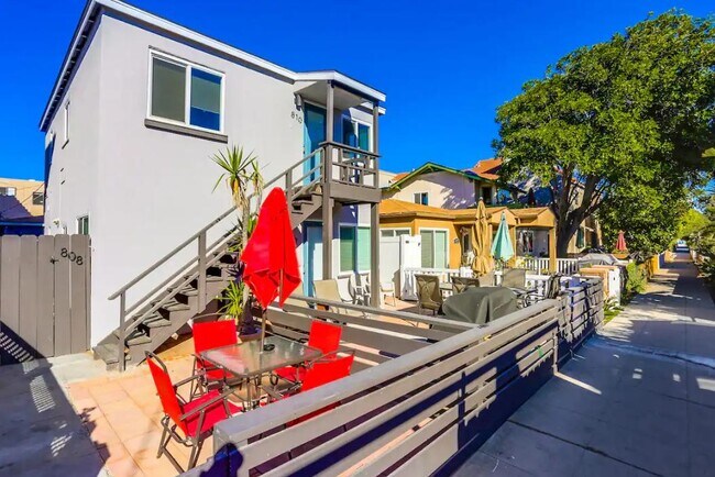 810 Island Ct San Diego, CA 92109