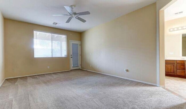 2135 W Maldonado Rd Phoenix, AZ 85041 photo 4