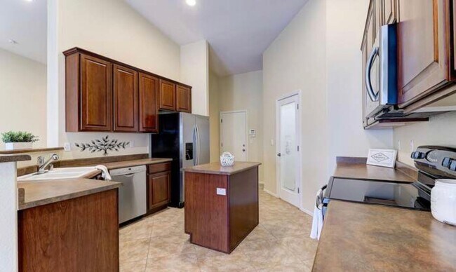 2135 W Maldonado Rd Phoenix, AZ 85041 photo 5