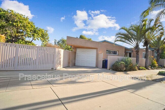 929 Olive Ave Coronado, CA 92118 photo 2