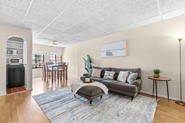 270 Dahlia Ave Imperial Beach, CA 91932 photo 2