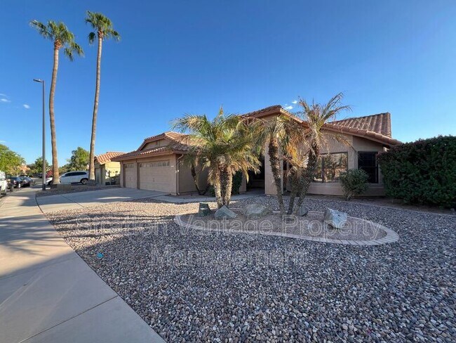 231 E Stonebridge Dr Gilbert, AZ 85234 photo 2