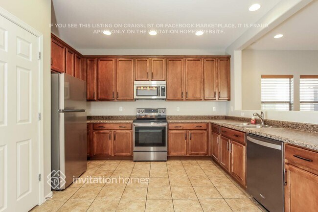 18545 W Legend Dr Surprise, AZ 85374 photo 5