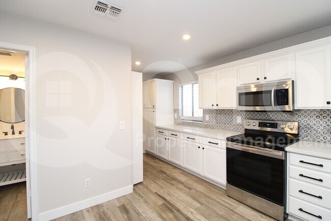 1728 E Barbarita Ave Gilbert, AZ 85234 photo 3