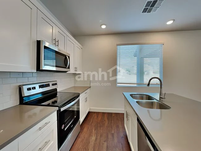 6621 S 42nd Ln Phoenix, AZ 85041 photo 4