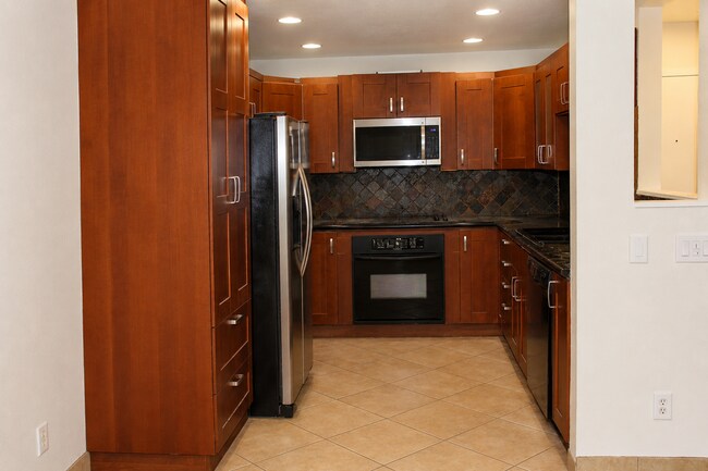 6757 Friars Rd San Diego, CA 92108