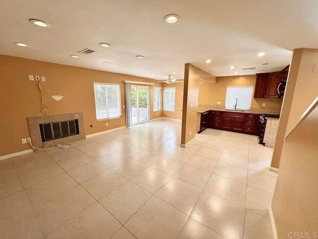 411 Windjammer Cir Chula Vista, CA 91910 photo 2