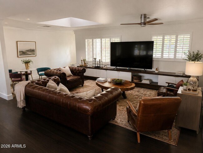 315 E Keim Dr Phoenix, AZ 85012 photo 4