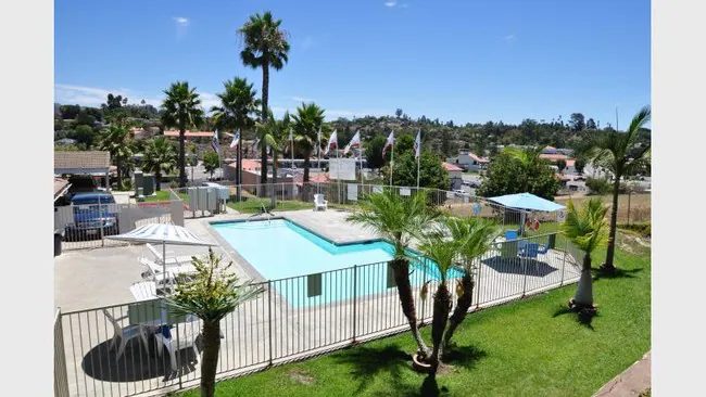Ridgepoint Apartments photo 4