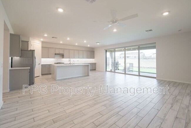 8576 N 175th Ln Glendale, AZ 85355 photo 2