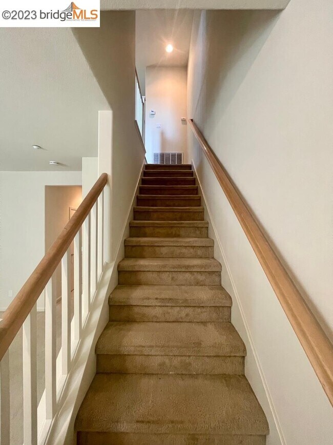 1026 Martin Luther King Dr Hayward, CA 94541 photo 5