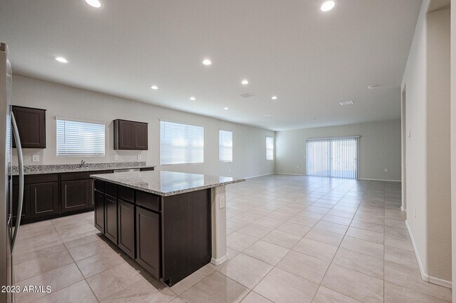 18456 W Chama Dr Wittmann, AZ 85361 photo 4