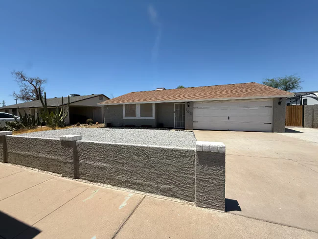 702 N 1st St Avondale, AZ 85323
