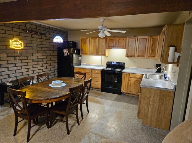 820 S Yaqui Dr Wickenburg, AZ 85390 photo 3
