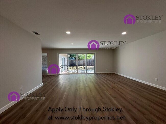 1840 Sandalwood Dr photo 5